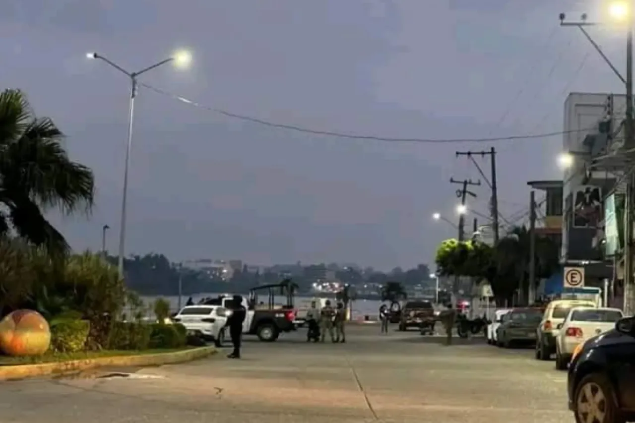 Dos menores fueron asesinados a balazos frente a iglesia en Veracruz