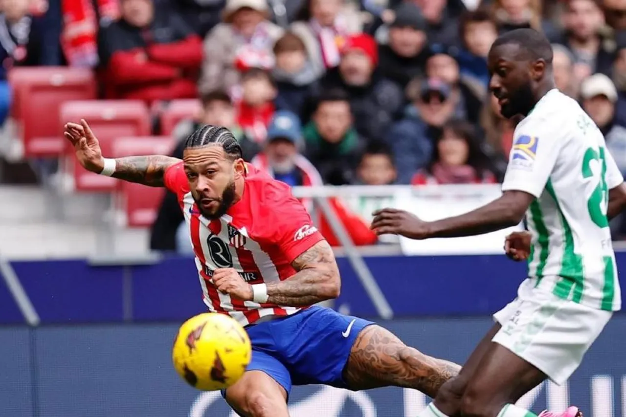 Multan UEFA a la Lazio y al Atleti por conductas racistas de sus aficionados