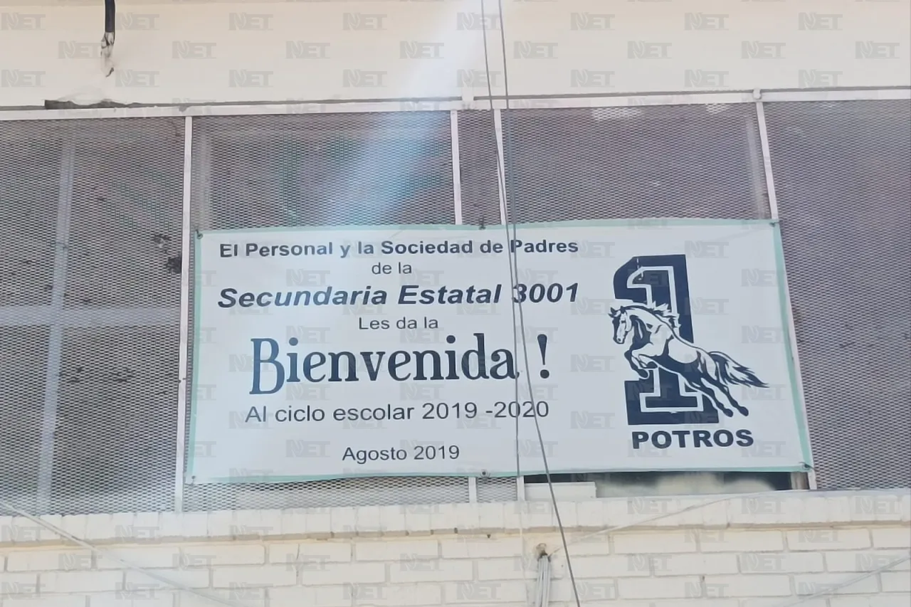 Protestan en Secundaria Estatal 3001; denuncian acoso laboral