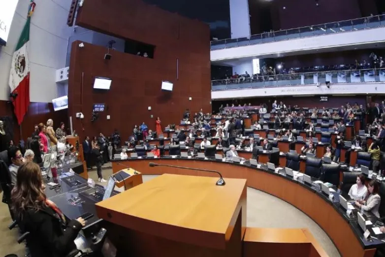 Reciben senadores y diputados prestaciones y recursos elevados