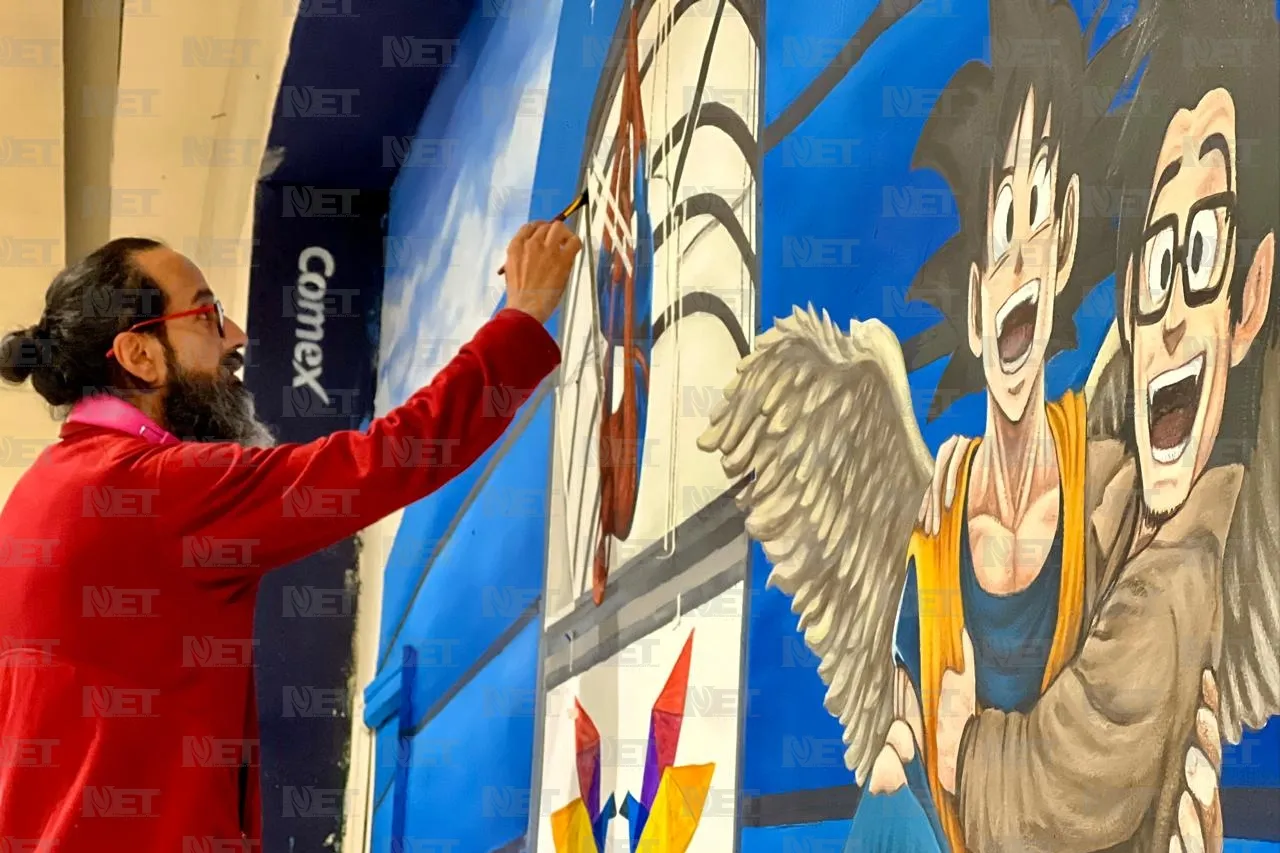 Crea Elel Parra mural en honor a creador de Dragon Ball