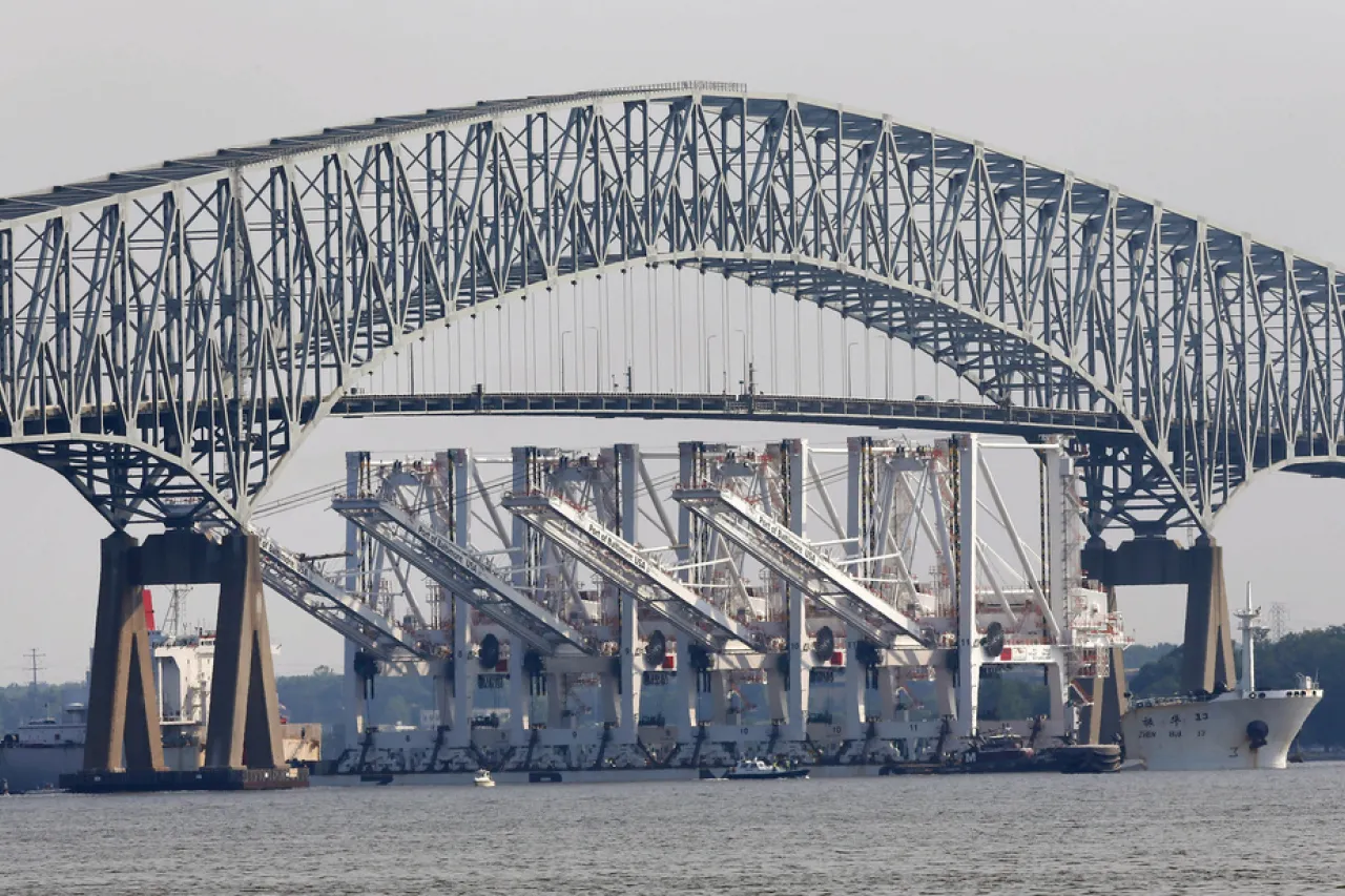 Tras caída de puente en Baltimore, 6 personas siguen desaparecidas