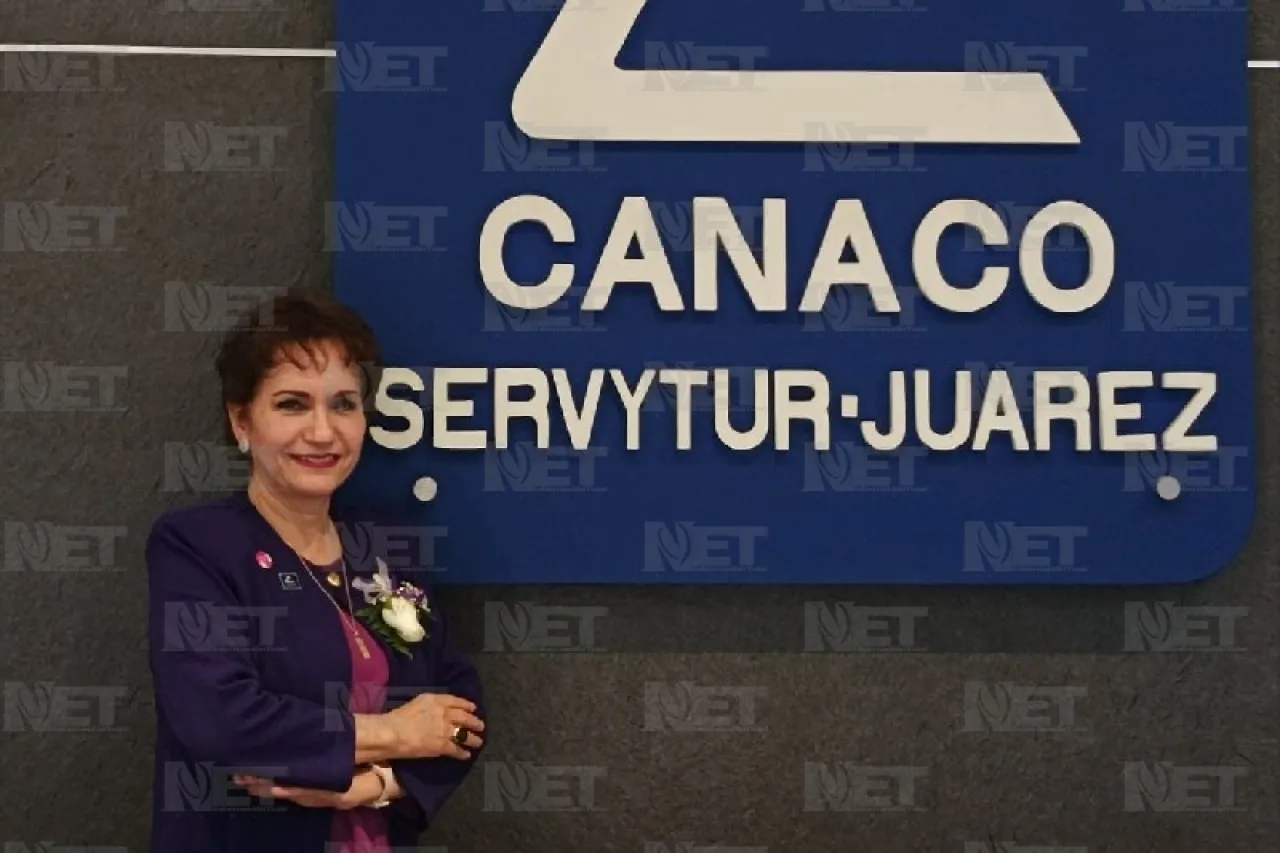 Presenta presidenta de Canaco Juárez a su equipo de trabajo