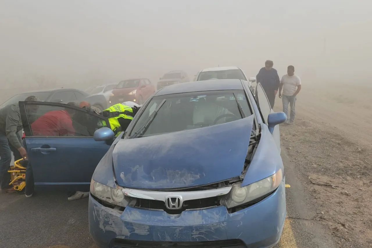 Emiten alerta por nula visibilidad por tolvaneras en carretera Chihuahua-Juárez
