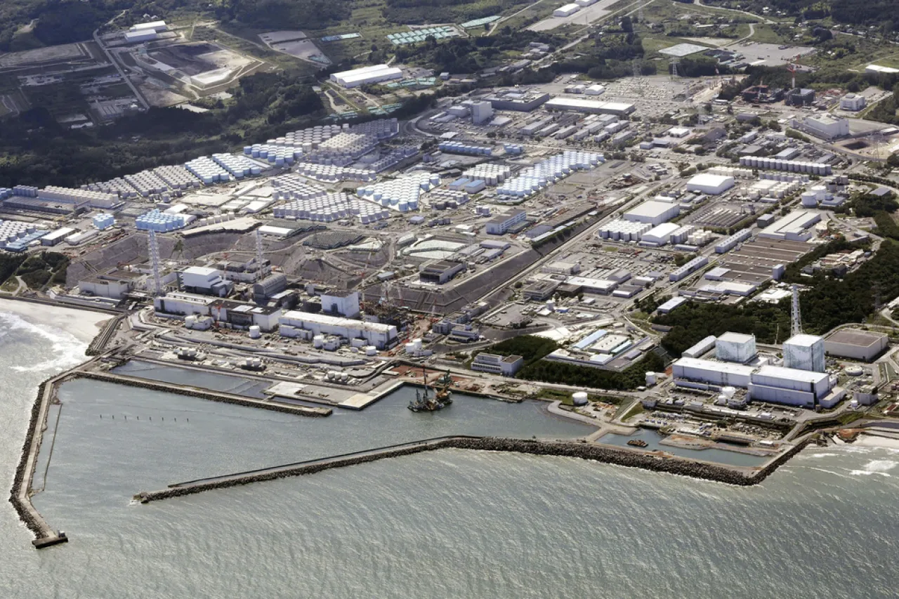Japón trata de calmar temores chinos sobre liberación de aguas de Fukushima