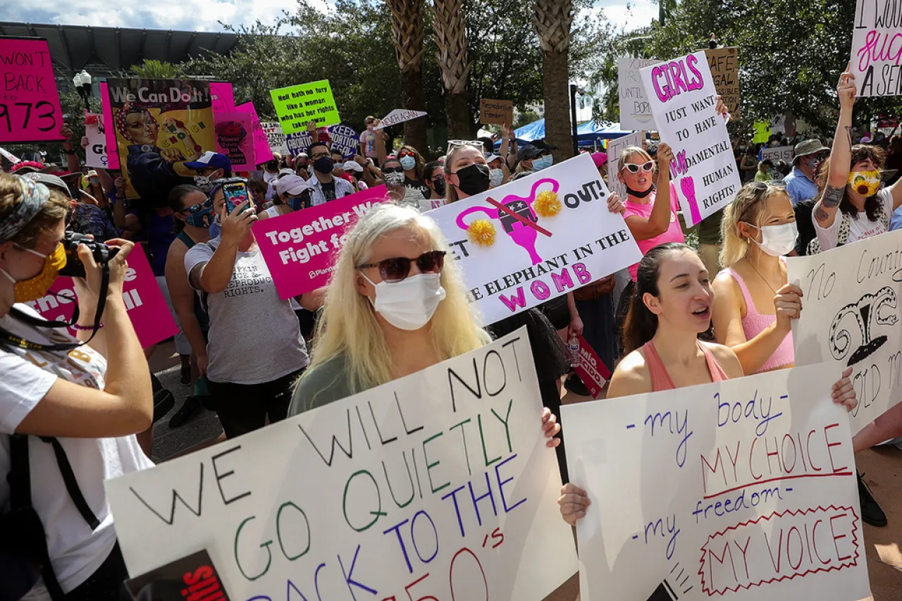 Corte de Florida ratifica prohibición de 15 semanas para la mayoría de abortos