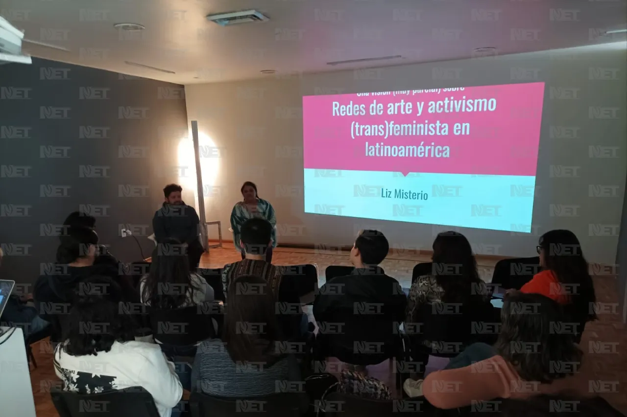 Imparte Liz Misterio charla de arte y activismo en Juárez