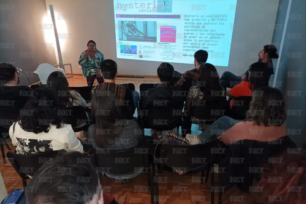 Imparte Liz Misterio charla de arte y activismo en Juárez