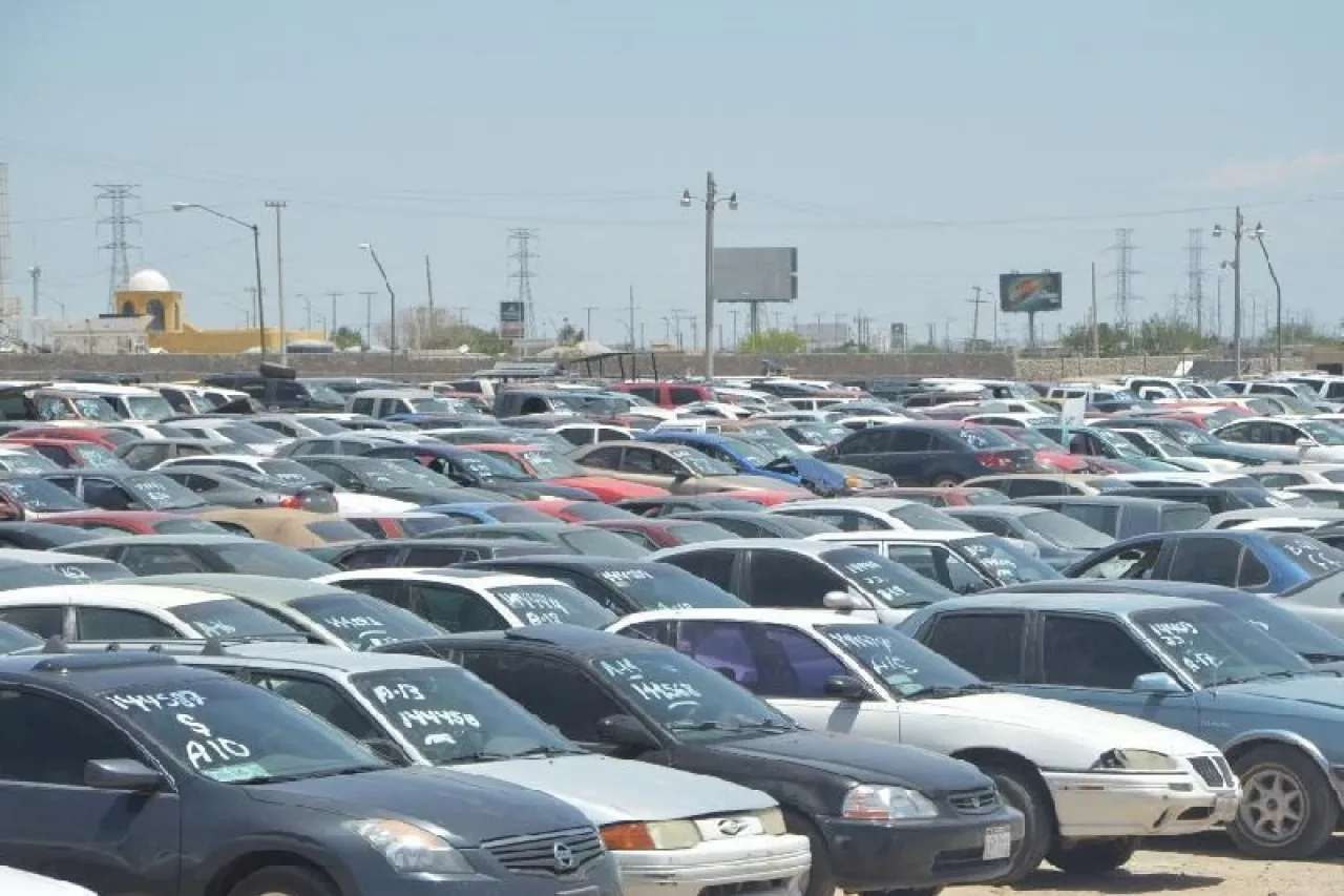 Albergan corralones de Juárez más de 7 mil autos usados en delitos
