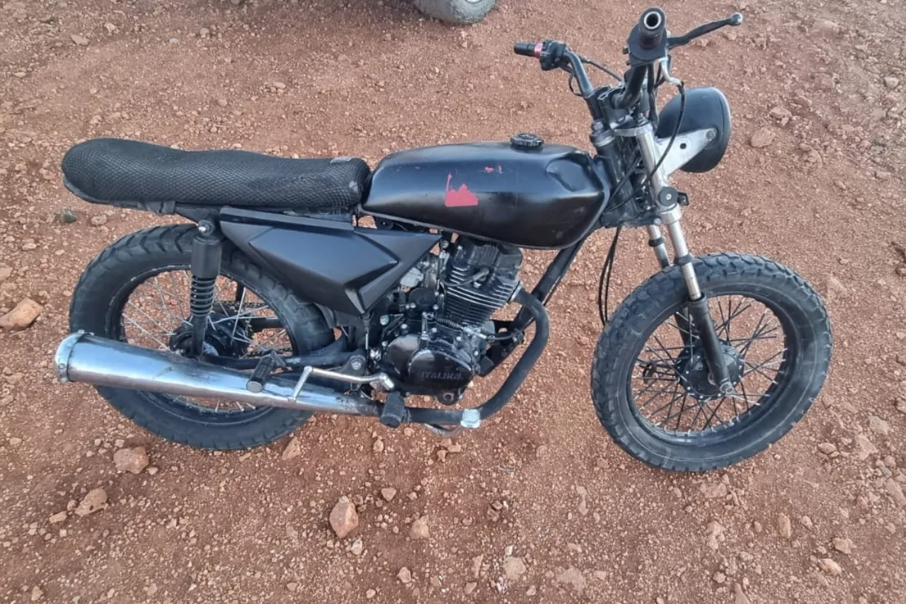 Recuperan motocicleta robada en Parral