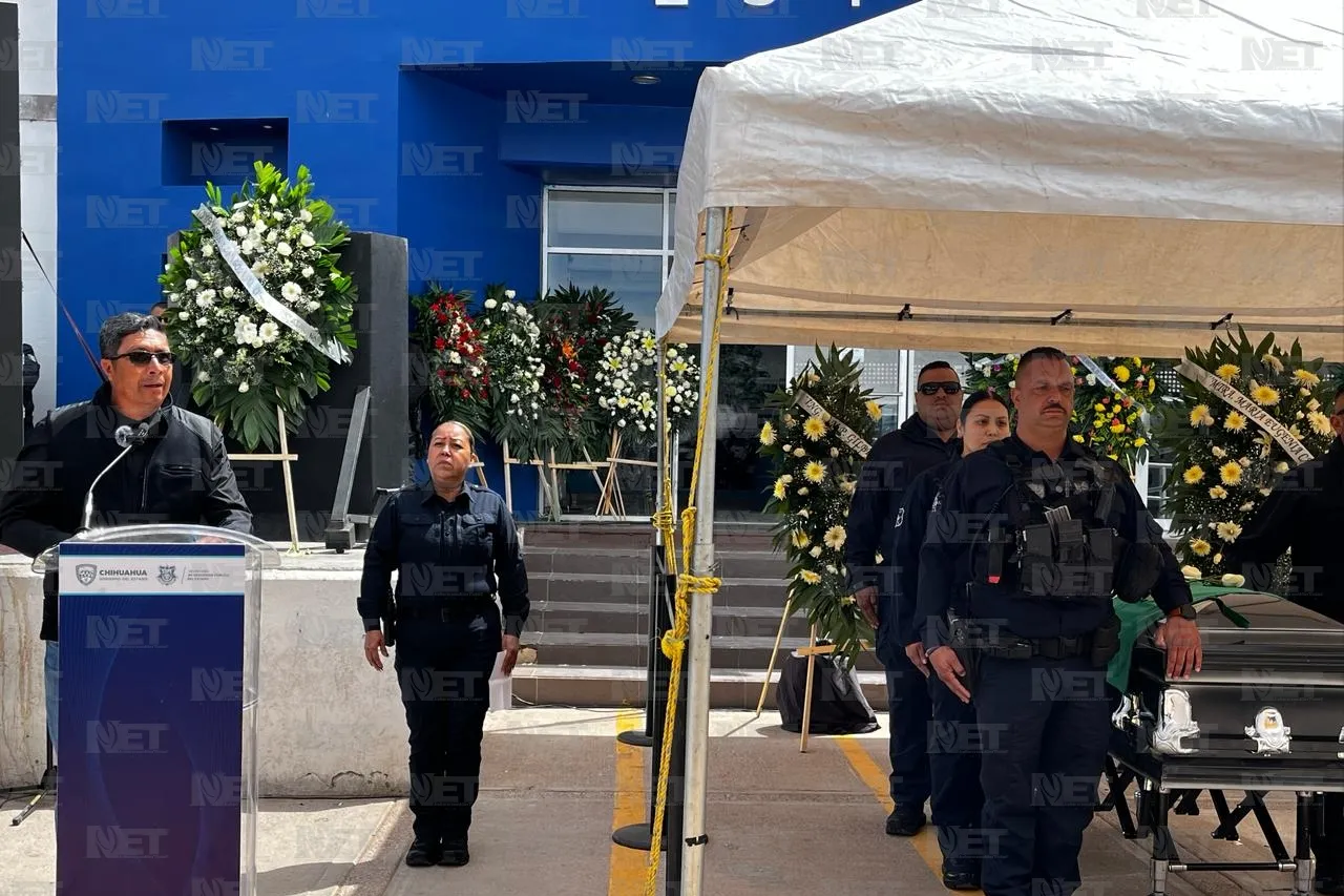 Rinden homenaje a custodio asesinado en Chihuahua
