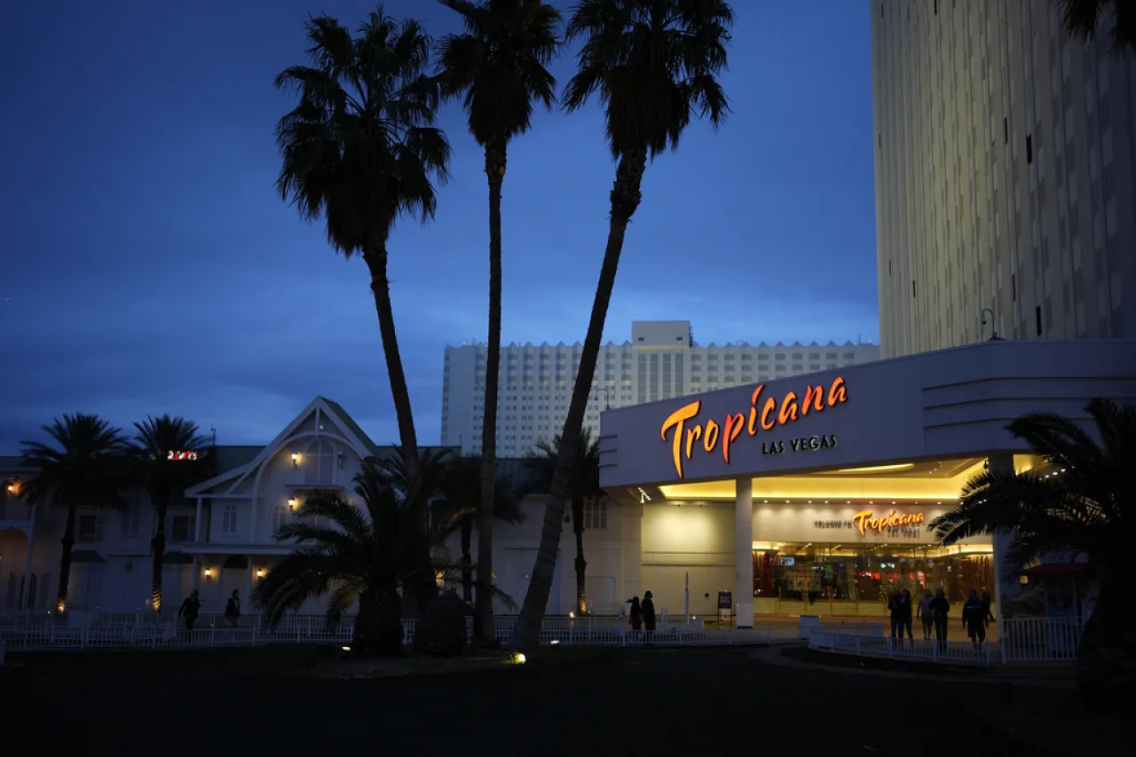 Tras 67 años, llega el fin para el casino Tropicana Las Vegas