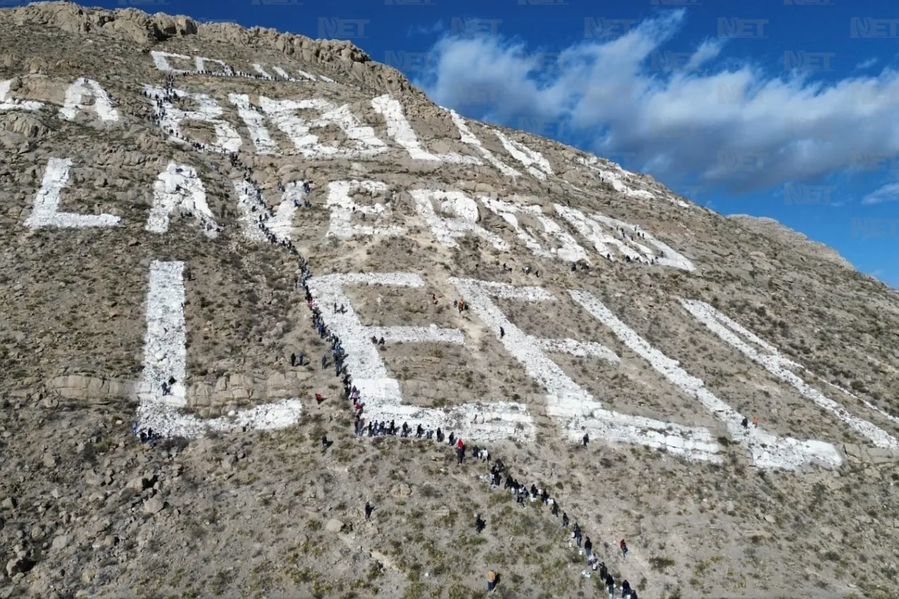 Pintan letras del 'Cerro de la Biblia'