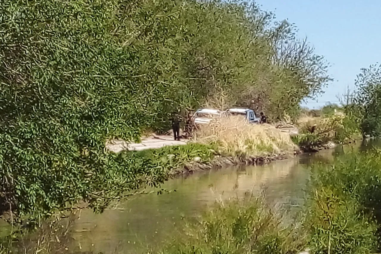Encuentran cadáver en acequia del Valle de Juárez