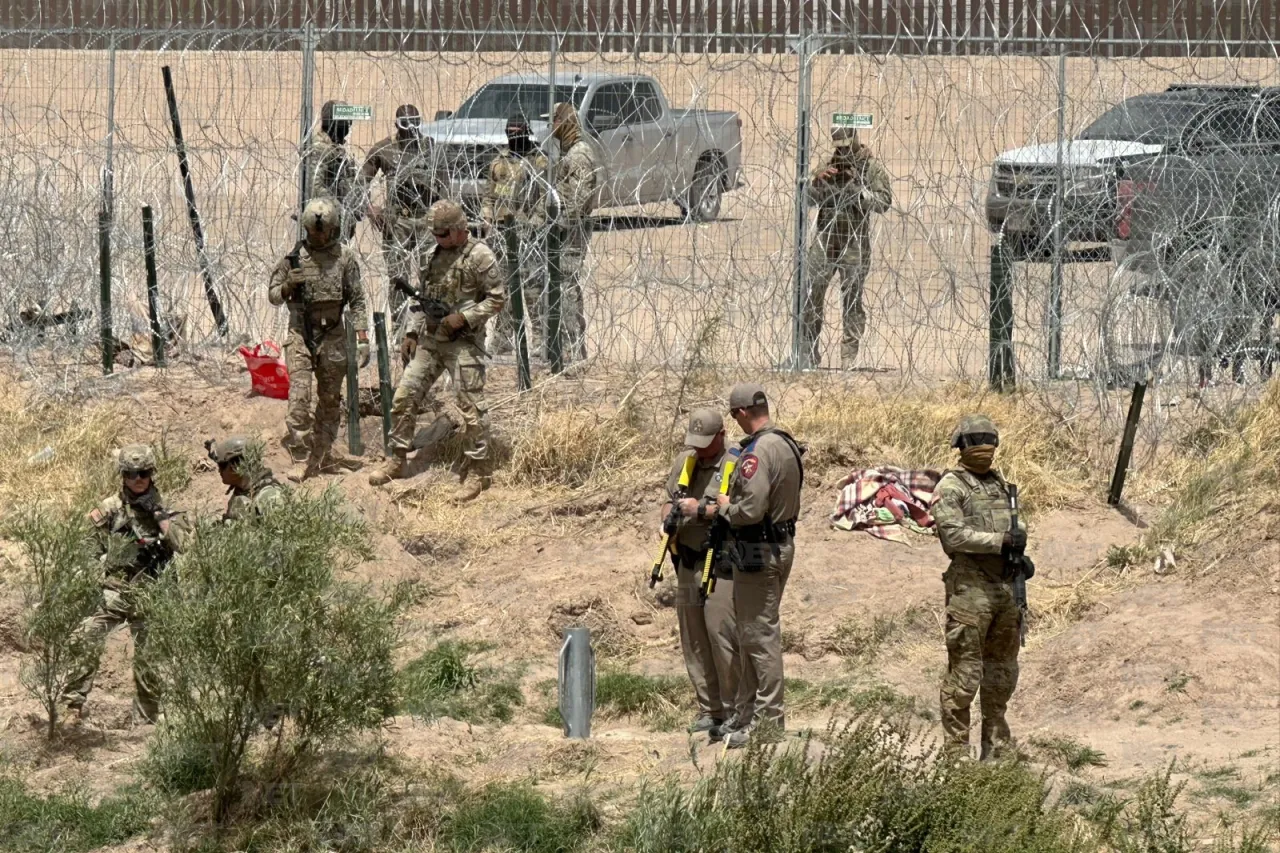 Juárez: Disparan balas de goma a migrantes para frenar su cruce