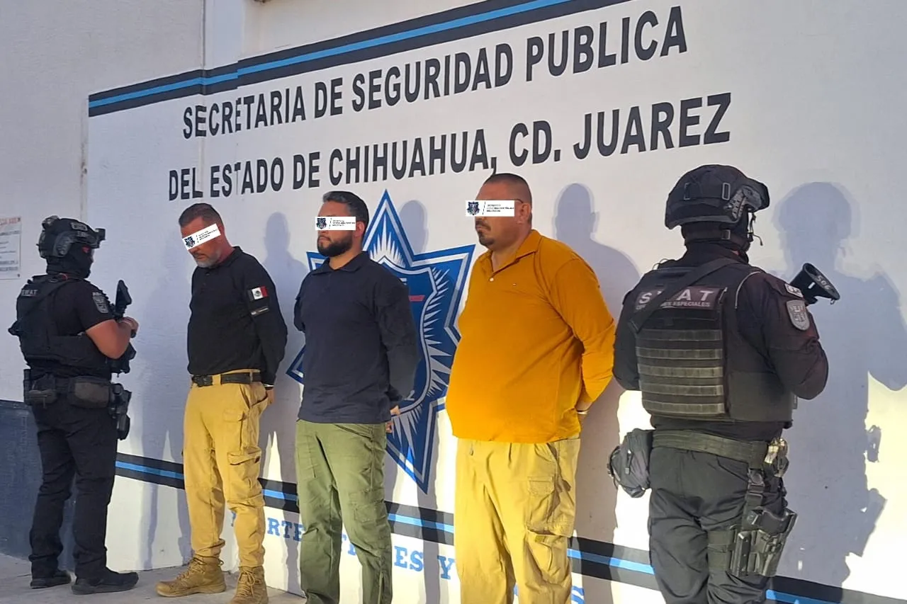 Se hacían pasar por escoltas en Juárez; portaban armas falsas