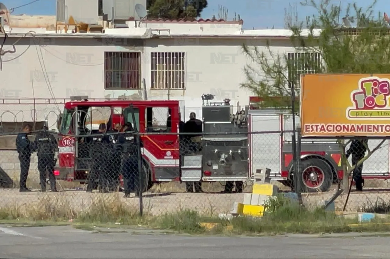 Vagabundos incendian camión utilizado como refugio en Juárez
