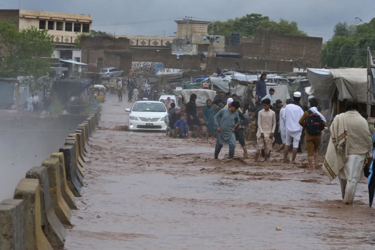 Los muertos por las lluvias en Pakistán suben a 63