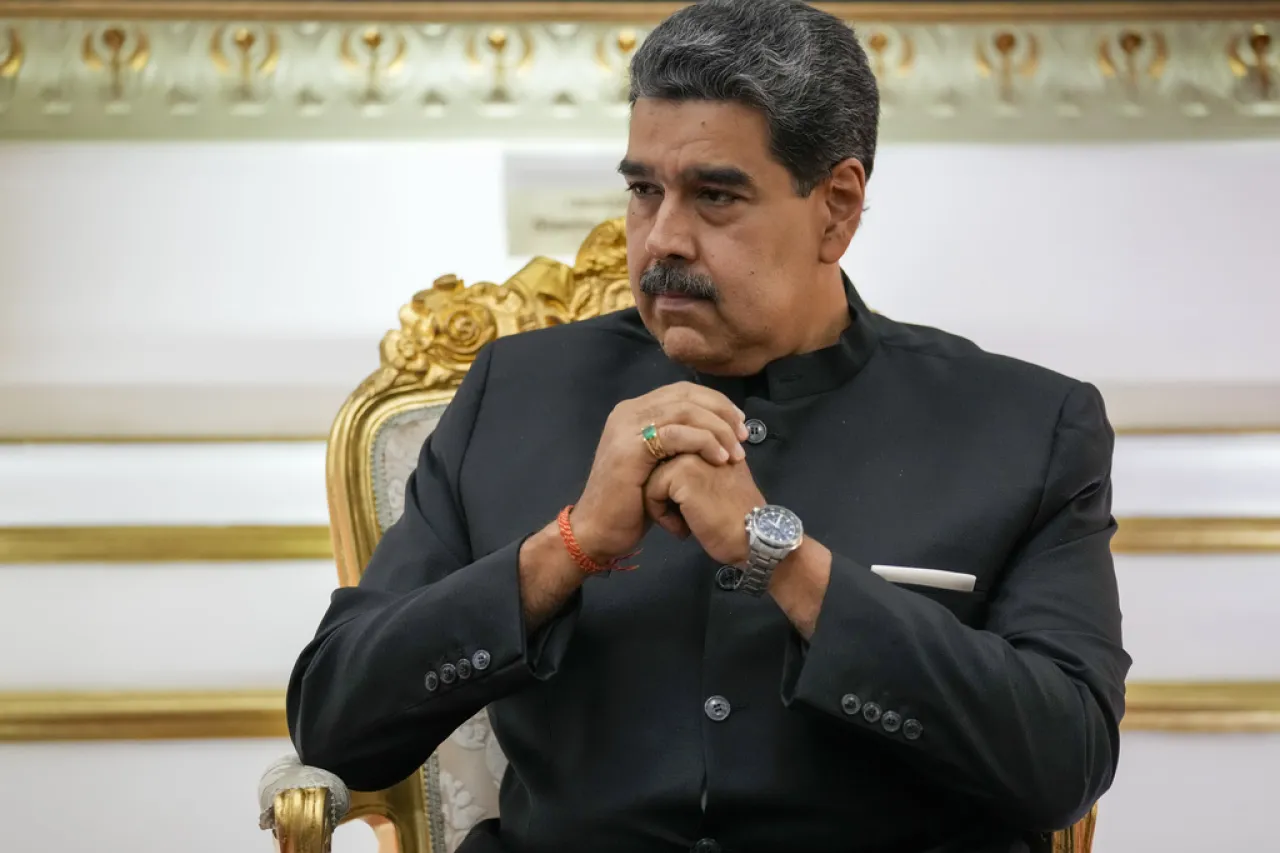 EU impone sanciones petroleras a Venezuela
