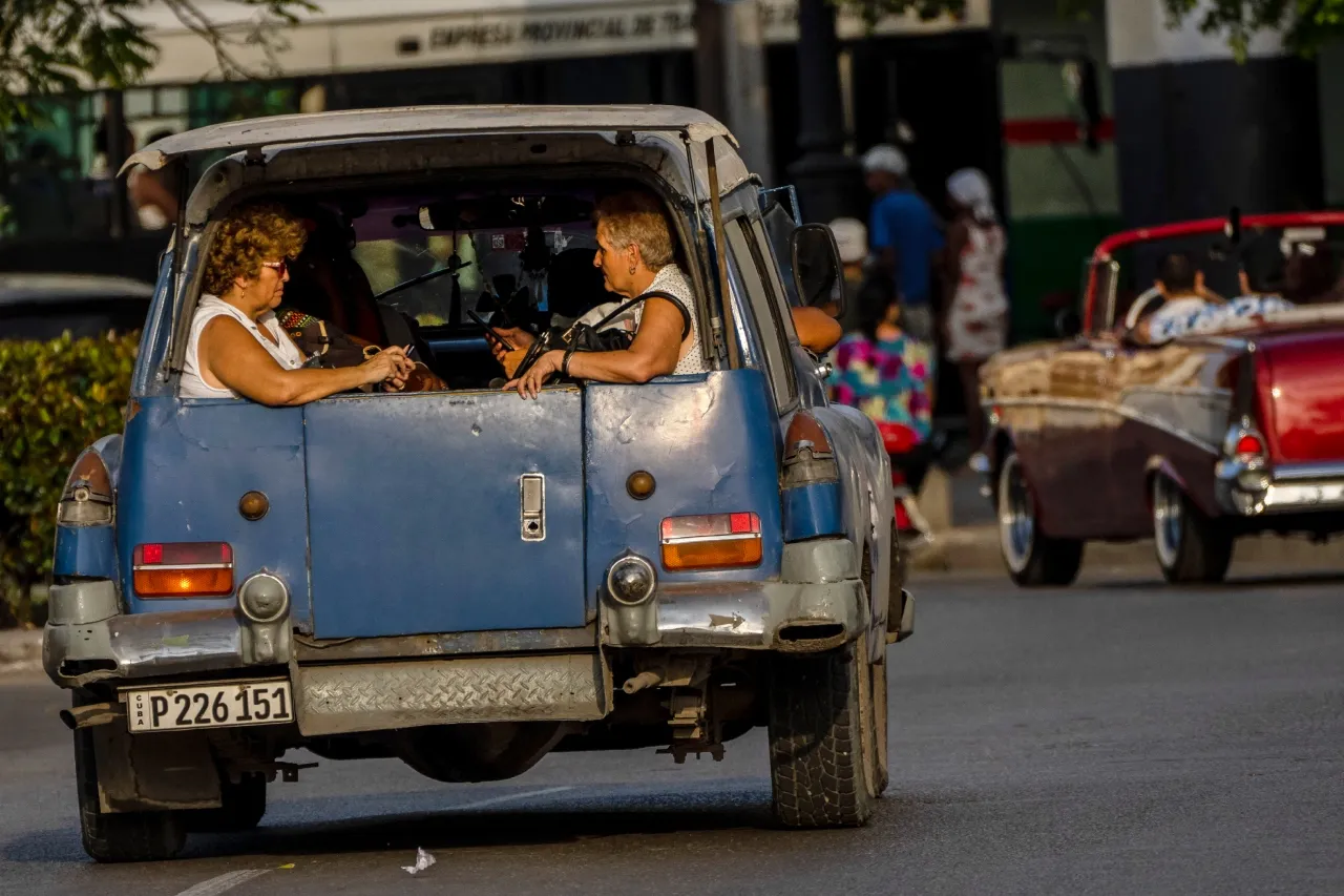 Cuba: Transporte público traslada menos de la mitad de pasajeros que hace 5 años