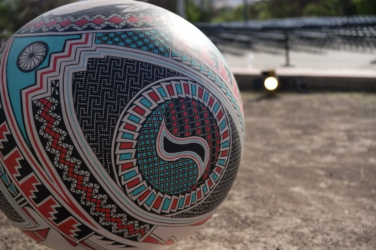 Esferas gigantes de Mata Ortiz representarán a Chihuahua en Chicago