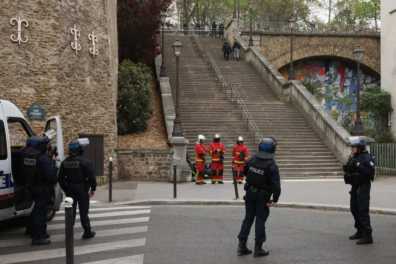 París: Cae hombre que portaba chaleco explosivo falso en consulado iraní