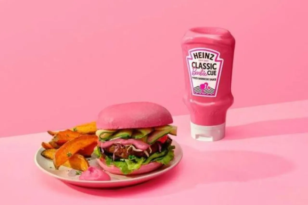 ‘Barbiecue’: Heinz y Mattel lanzan salsa rosa inspirada en película Barbie