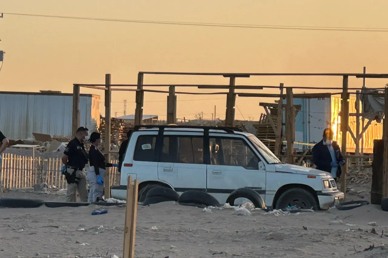 Juárez: Había cuatro cadáveres dentro de camioneta