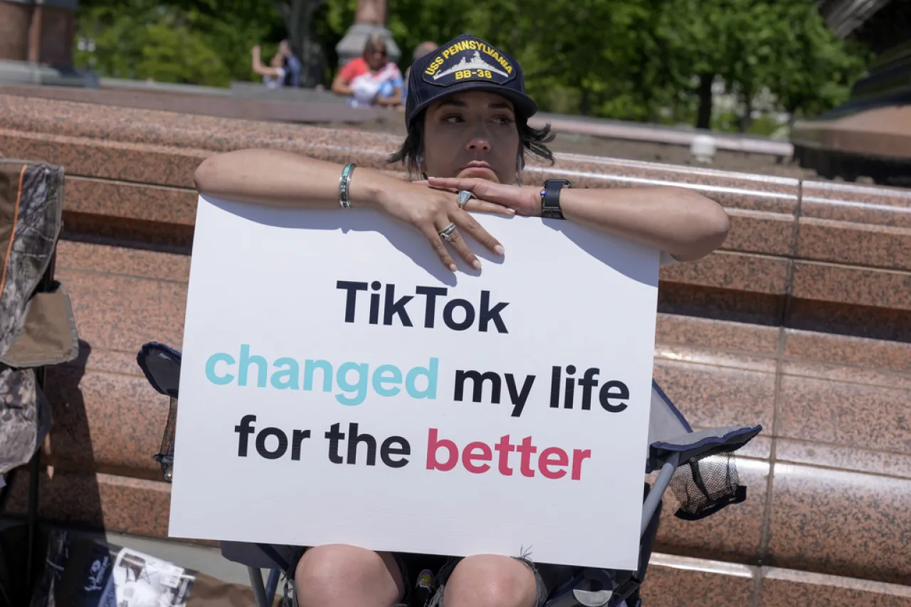 Aprueba Senado de EU la posible prohibición de TikTok