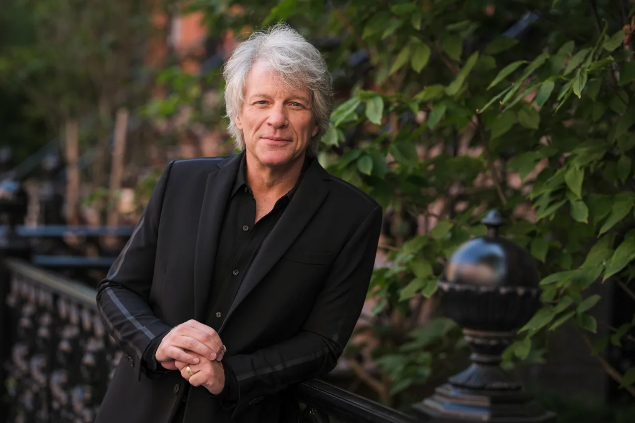 Tras 4 décadas en la música y una cirugía vocal, Jon Bon Jovi sigue optimista