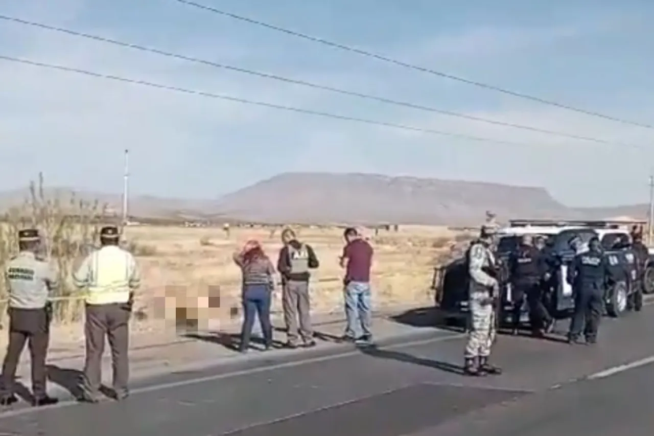 Identifican a 5 de los 8 cuerpos localizados en la carretera a Juárez