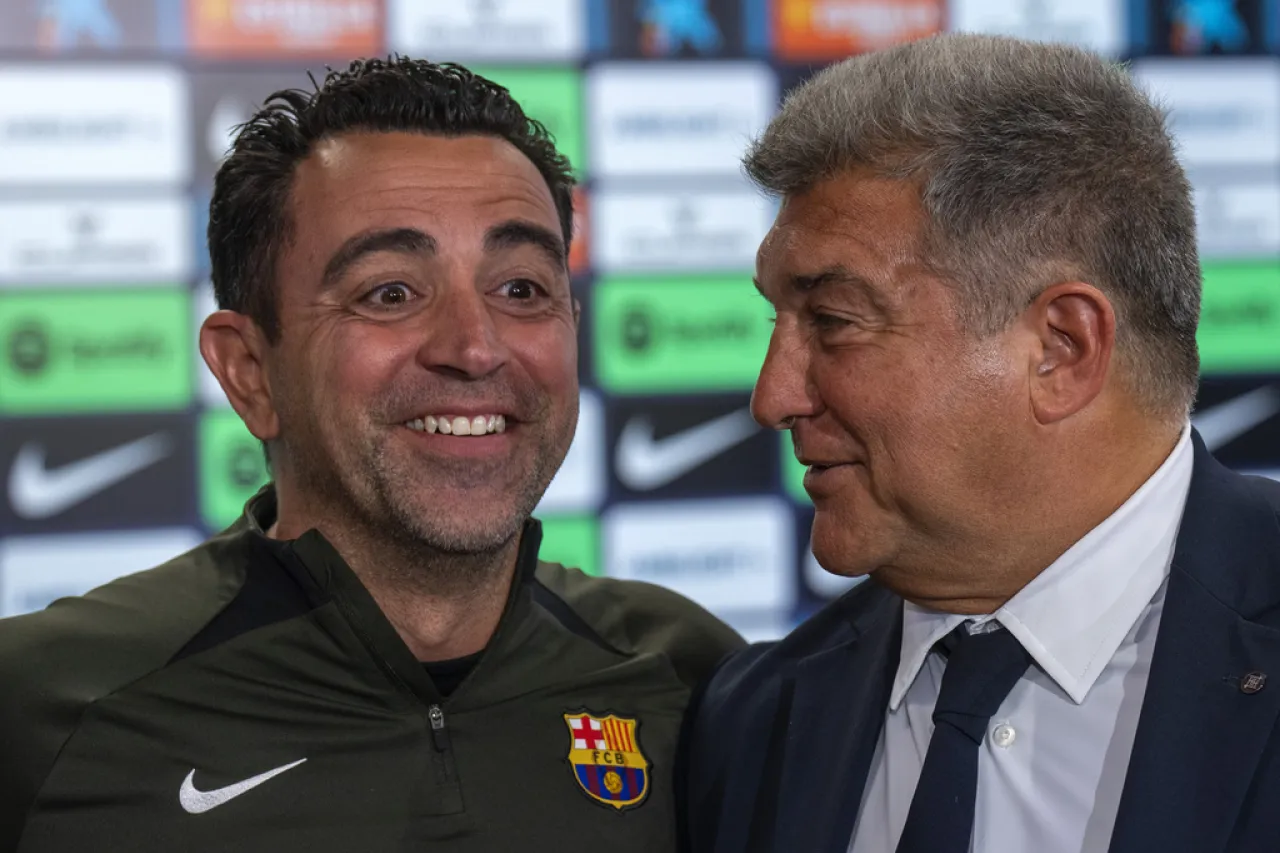 Xavi explica qué lo convenció de seguir como técnico del Barcelona