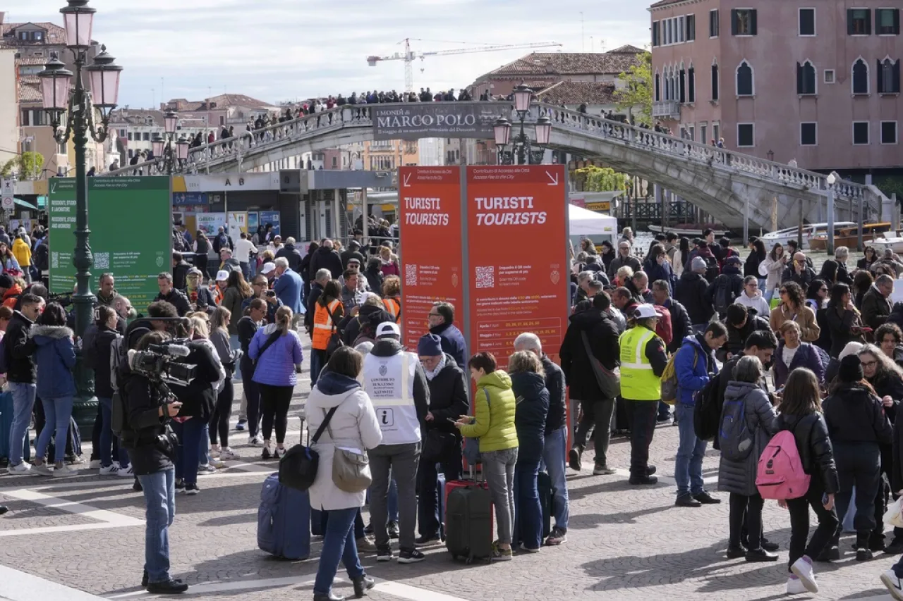 Venecia cobra cuota de 5 euros para combatir el turismo excesivo