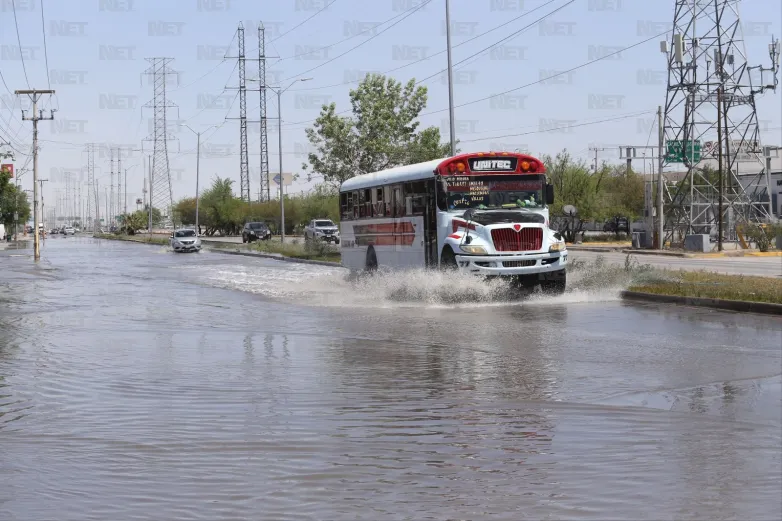 Se registra fuga de agua e inunda Las Torres