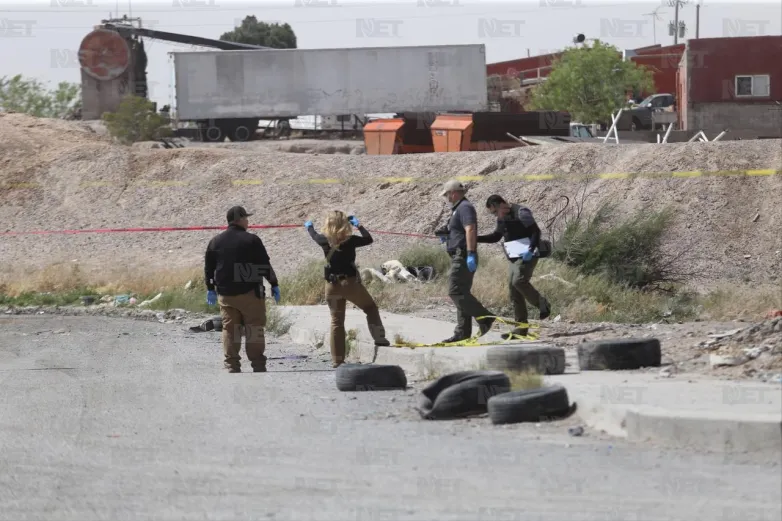 Juárez: Descubren un cuerpo envuelto en lonas
