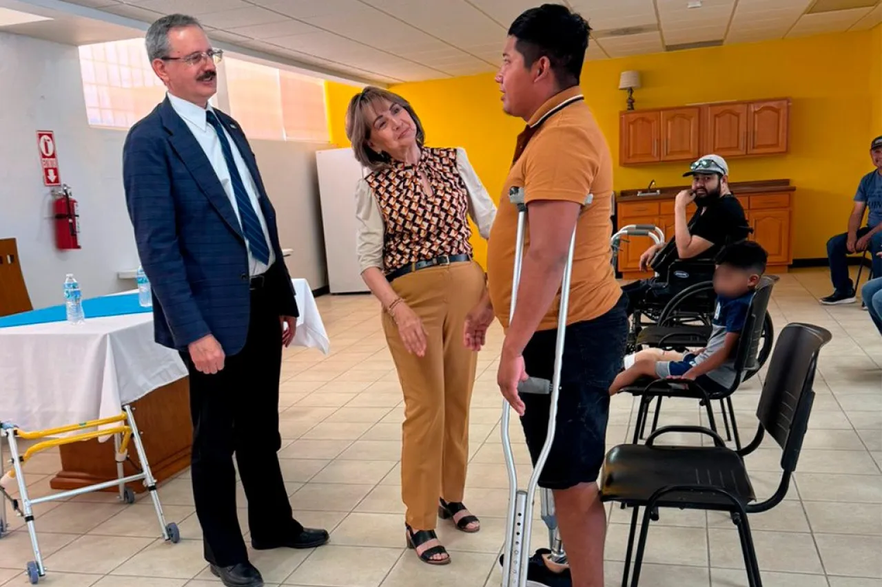 Entrega DIF Estatal aparatos ortopédicos a personas con discapacidad en Juárez