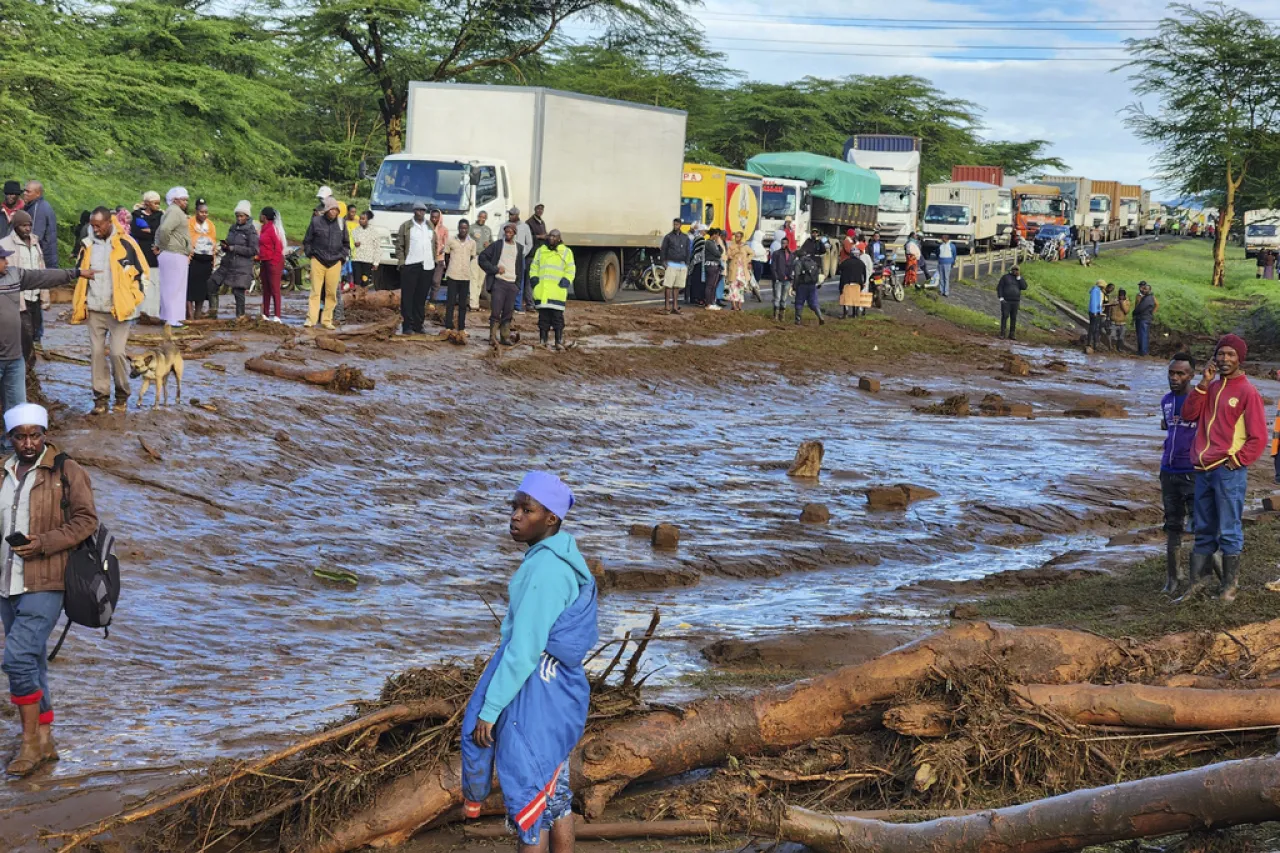 Colapso de represa en Kenia deja 40 muertos