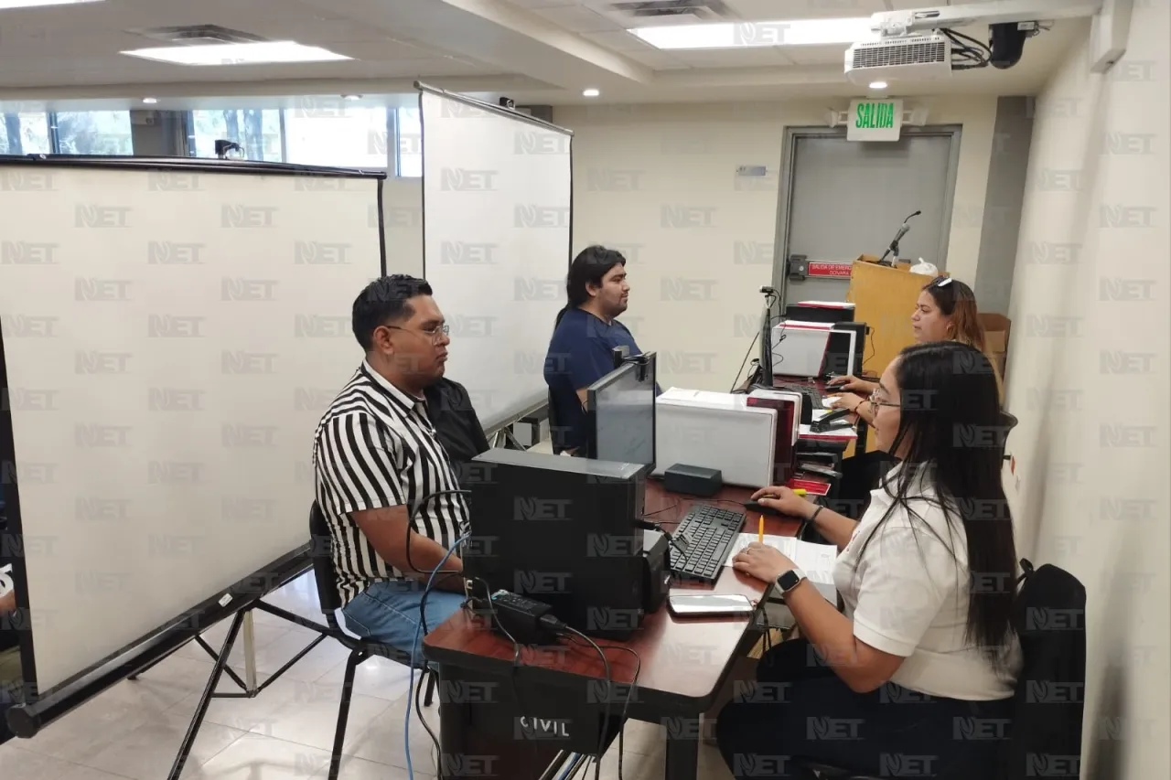 Instalan módulo de tarjetas de Juárez Bus en la UACJ