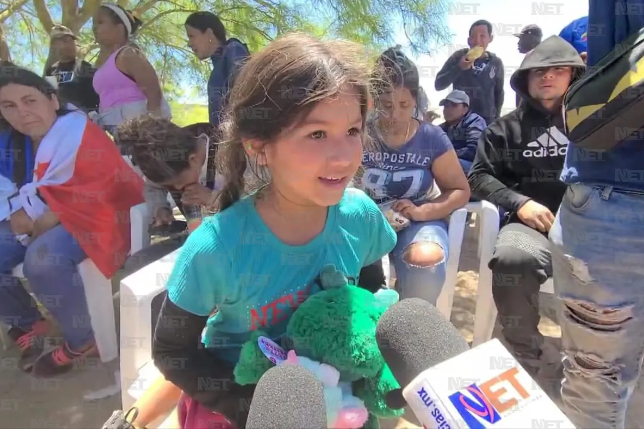 Llevan alegría a niños migrantes en el río Bravo