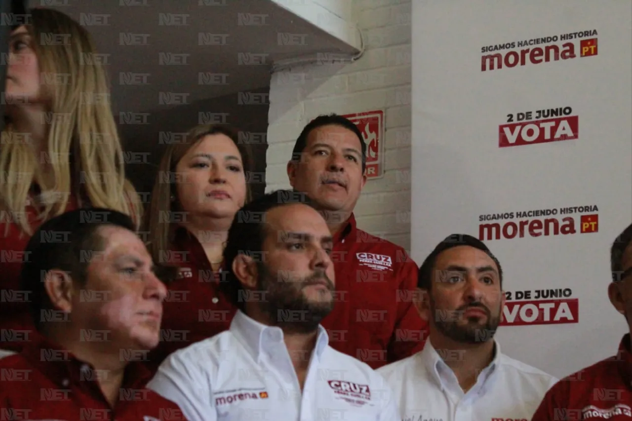 Presenta Cruz Pérez Cuéllar a su equipo de campaña