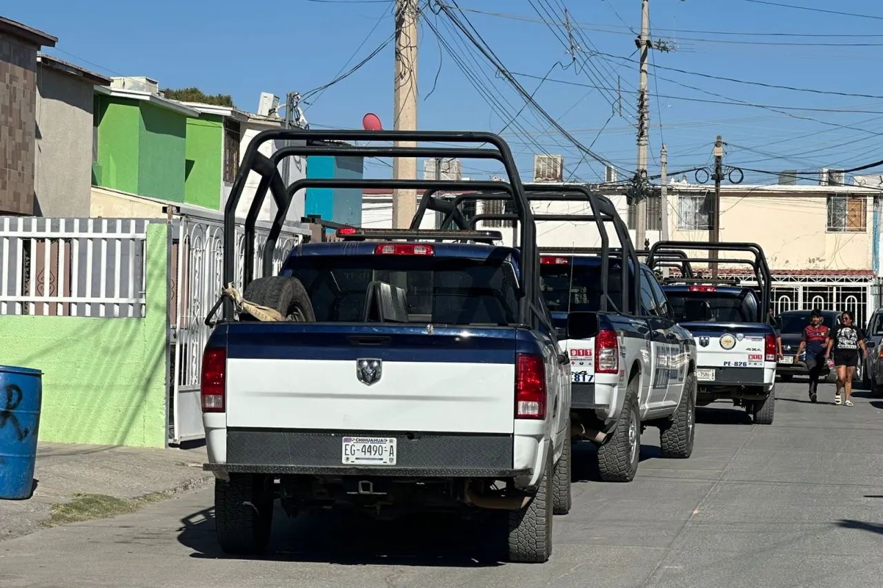 Rescatan a más de 100 migrantes tras cateo en Juárez