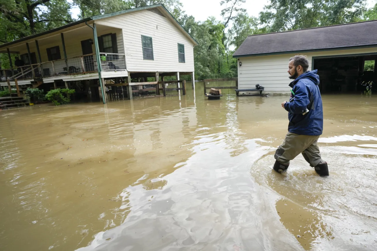 Houston bajo amenaza de inundaciones tras tormentas