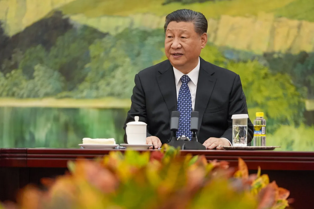 Presidente de China inicia visita a Europa en medio de tensiones
