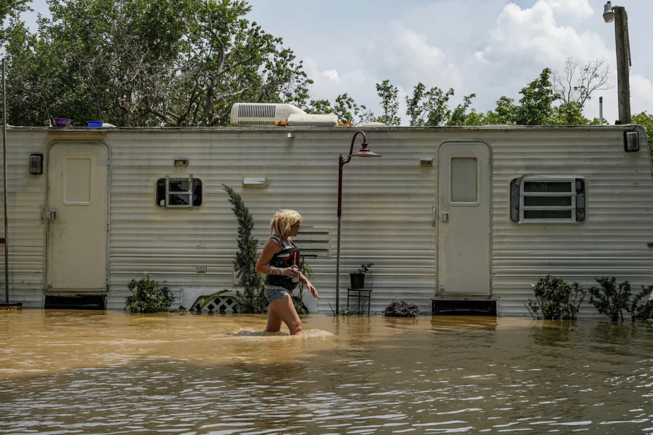 Paralizan inundaciones gran parte de Texas