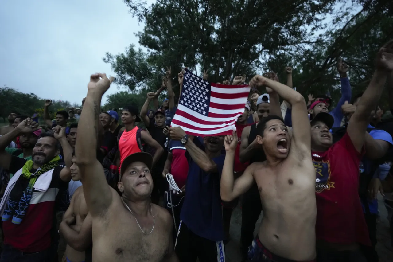 Fotos de la agencia AP sobre odisea migrante son reconocidas con un Pulitzer