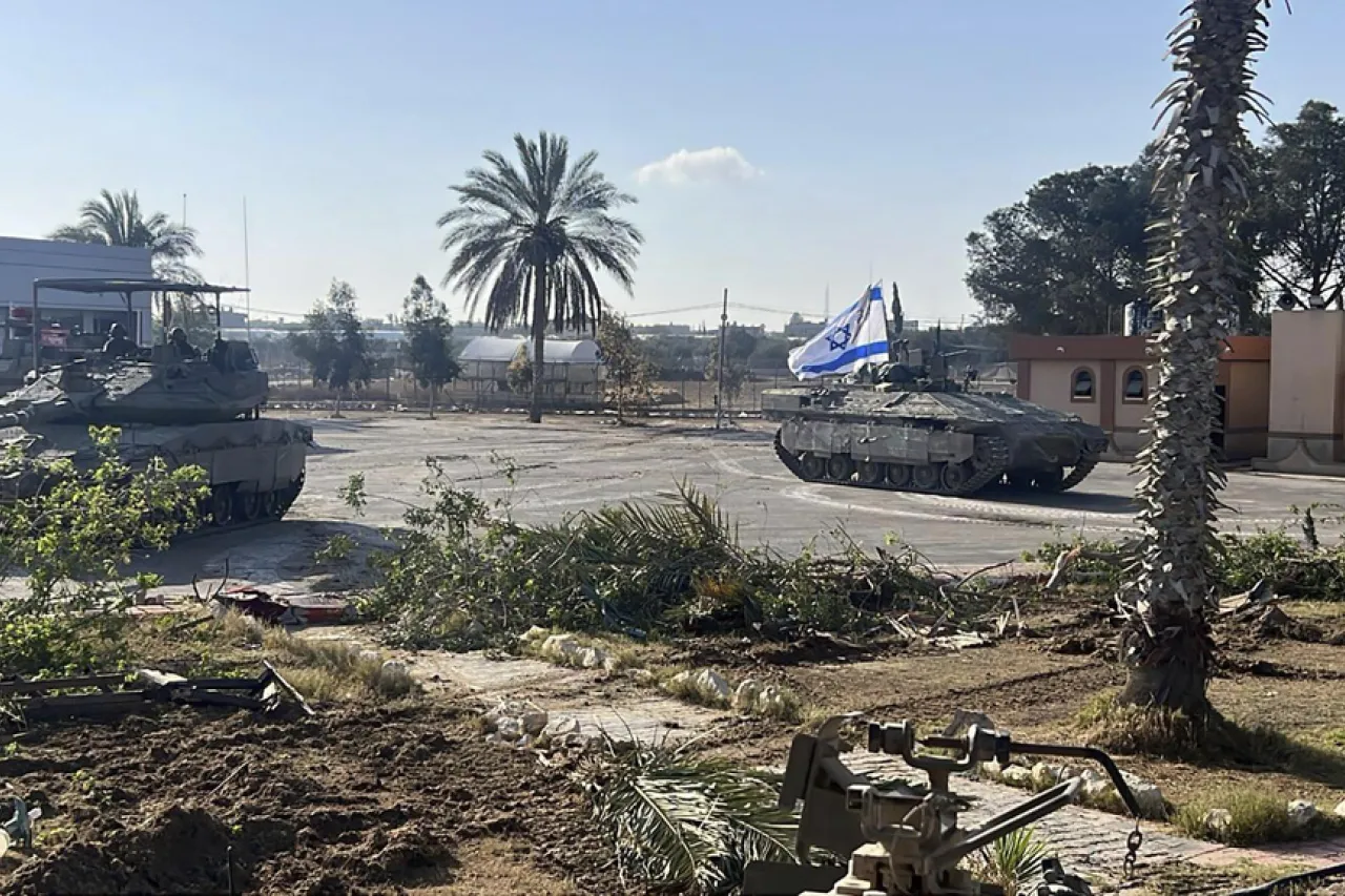 Israel toma control del vital cruce fronterizo de Rafah en Gaza
