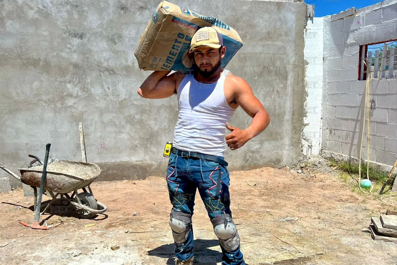 ‘El albañil ese’, el más famoso de Juárez, se viraliza en redes