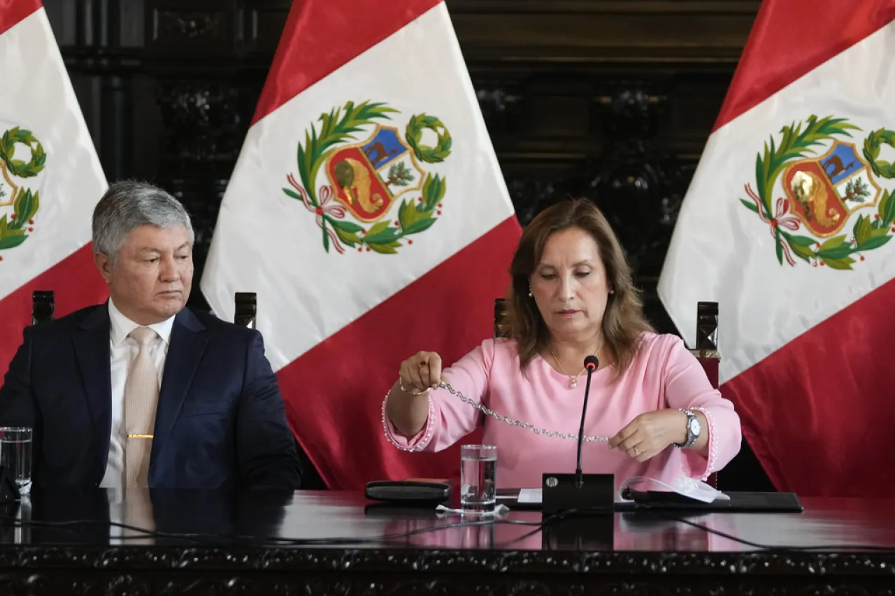 Detienen al hermano mayor y al abogado de la presidenta de Perú