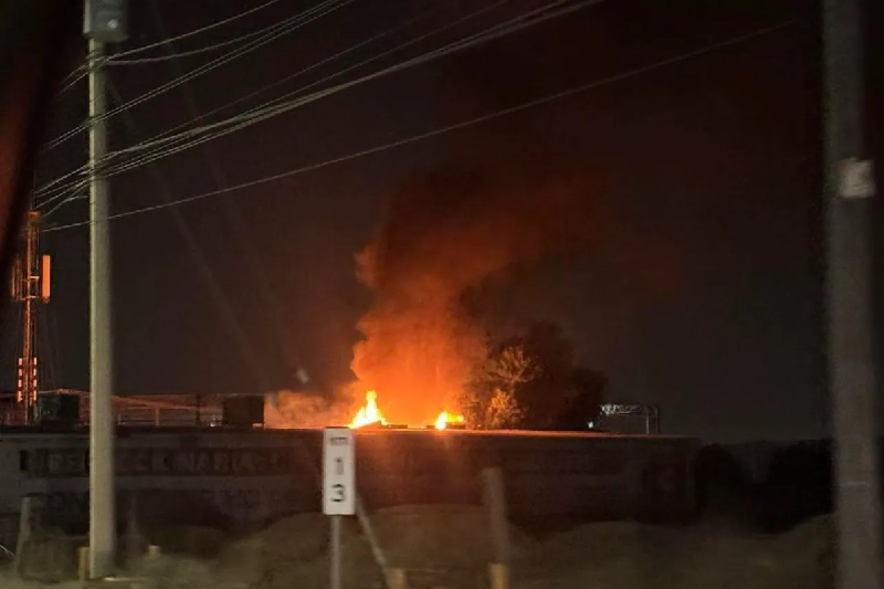 Sofocan bomberos finca incendiada cercana a motel en la Juárez-Porvenir