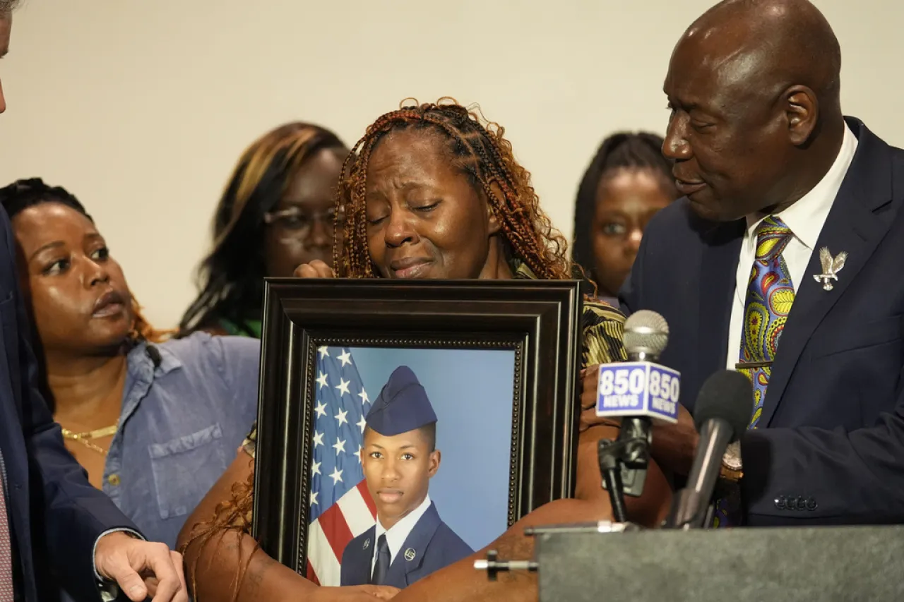 No se justifica fuerza letal policial en muerte de aviador en Florida: expertos